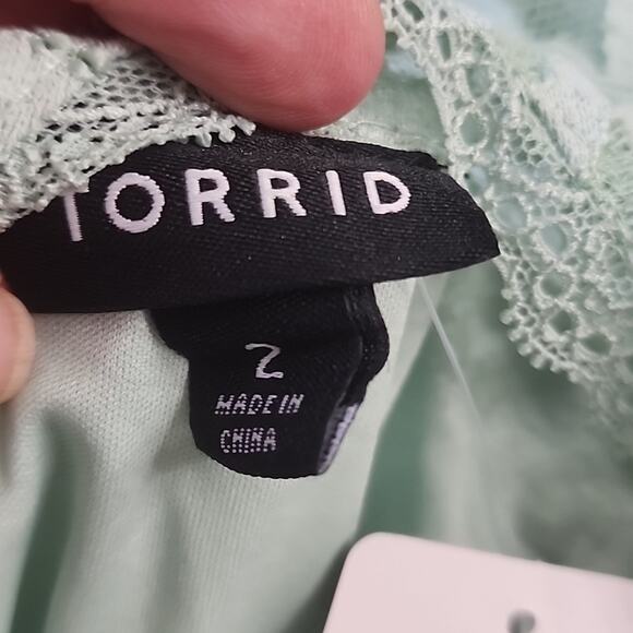 Torrid Harbor Gray Stretch Lace V-Neck Tank, 2X, NWT - Picture 6 of 8